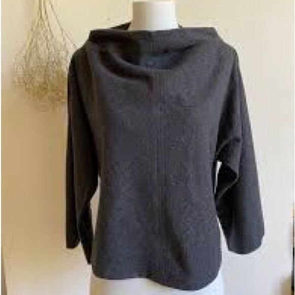 Diane von Furstenberg 100% Wool Gray Funnel Neck Cropped Sweater Sz 2 USA - Picture 1 of 4